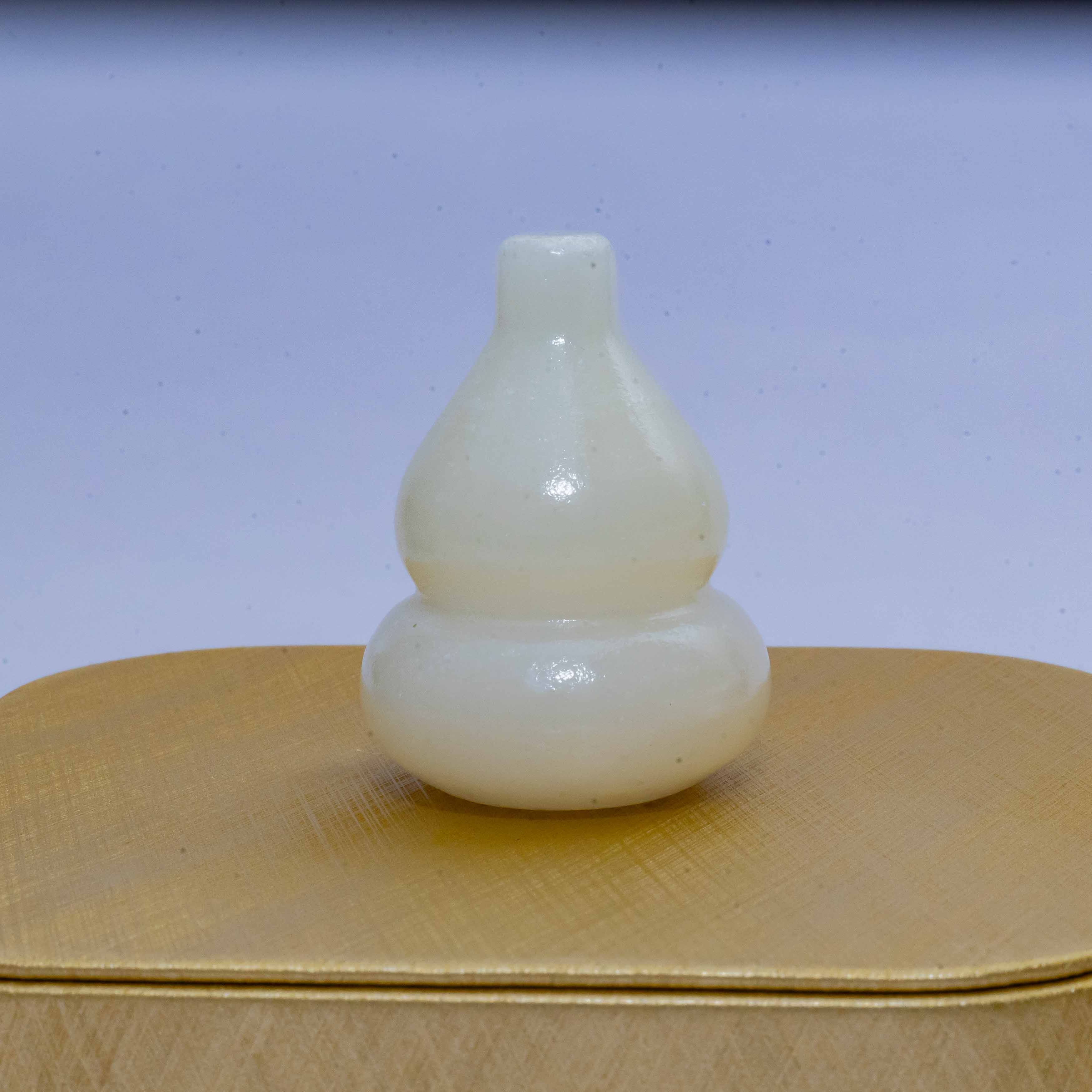 White Jade Wu Lou Charm