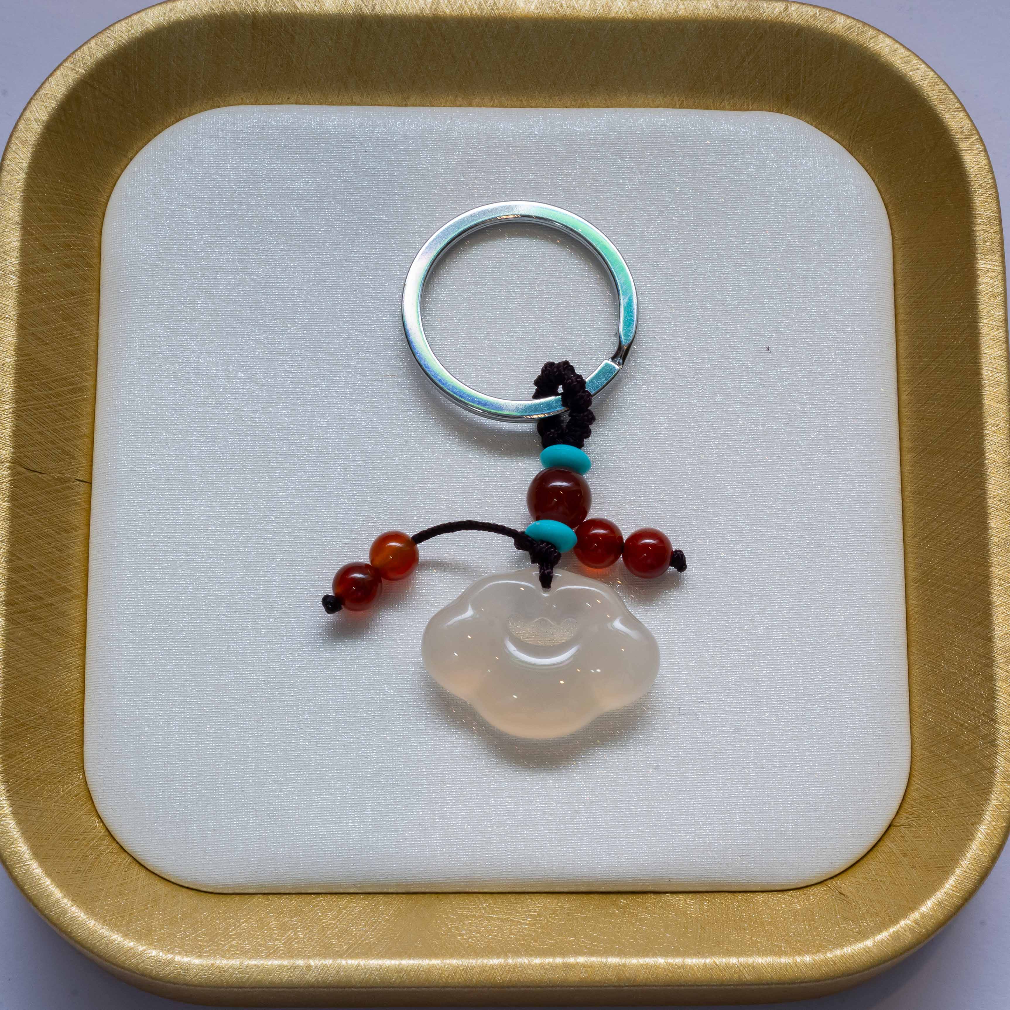 White Agate Wish Cloud keychain Main image