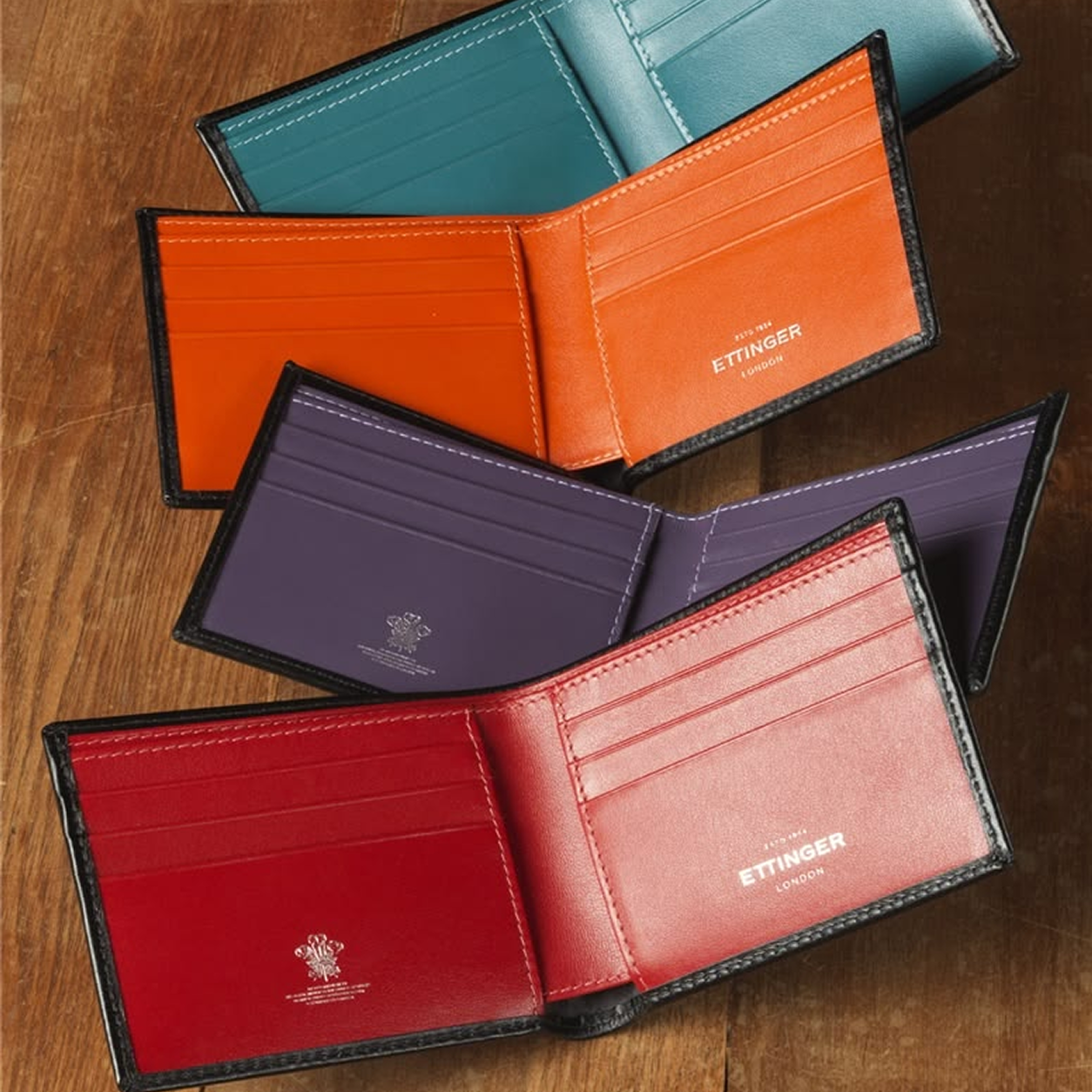 Lucky handbag/wallet colour Main image